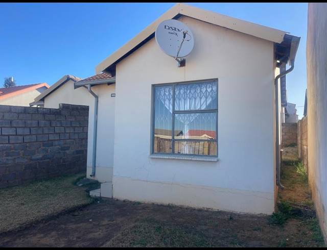 2 BEDROOM HOUSE FOR SALE IN FLEURHOF